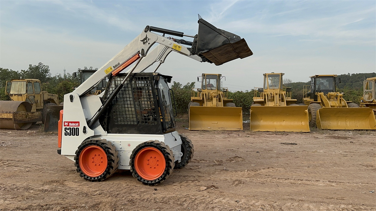 BOBCAT S300 - Kompaktlader: das Bild 2 BOBCAT S300 - Kompaktlader: das Bild 2