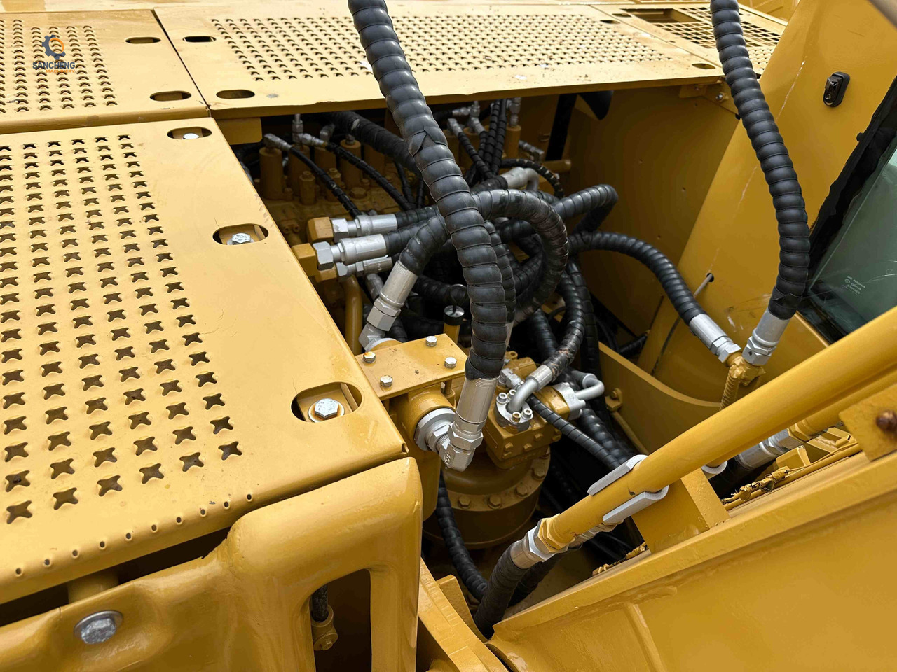 Kettenbagger CAT 320CL excavator with hammer: das Bild 8