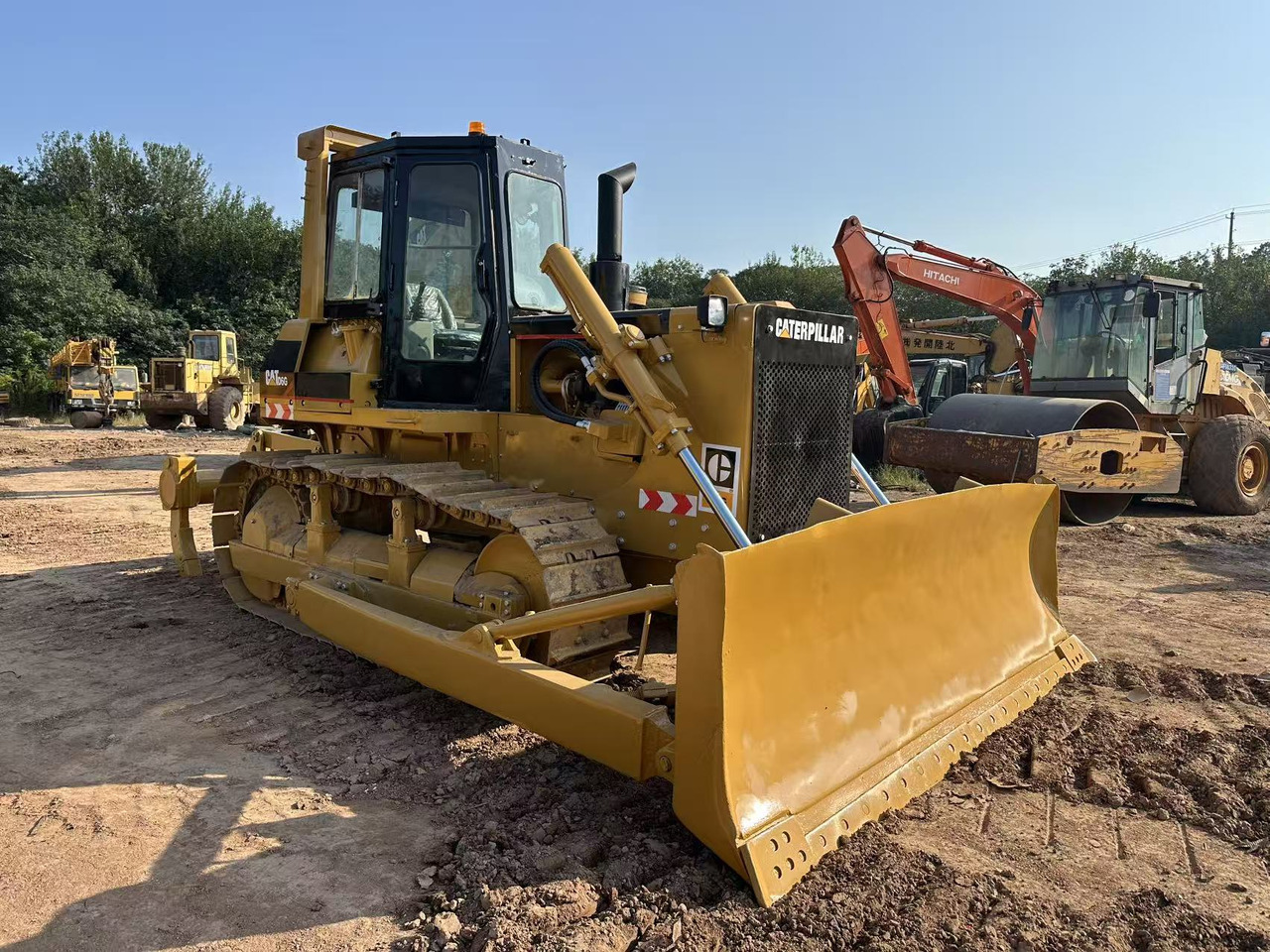 CAT D6G - Bulldozer: das Bild 2 CAT D6G - Bulldozer: das Bild 2
