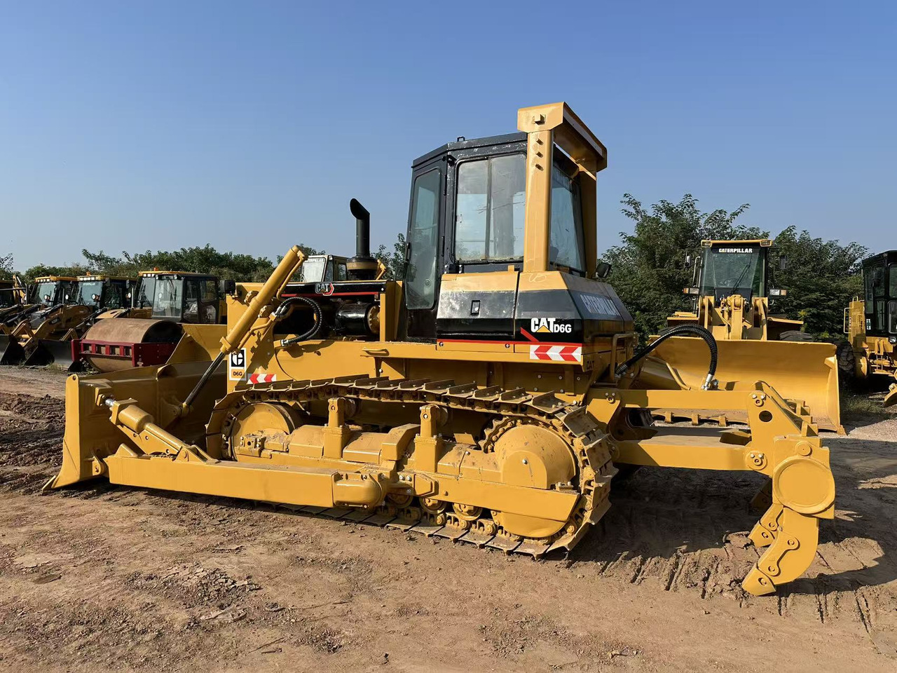 CAT D6G - Bulldozer: das Bild 1 CAT D6G - Bulldozer: das Bild 1