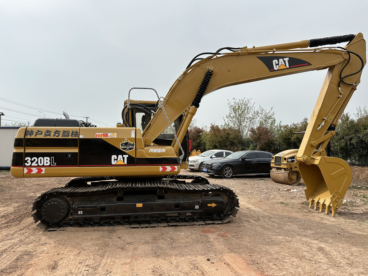 CATERPILLAR 320BL - Kettenbagger: das Bild 1 CATERPILLAR 320BL - Kettenbagger: das Bild 1