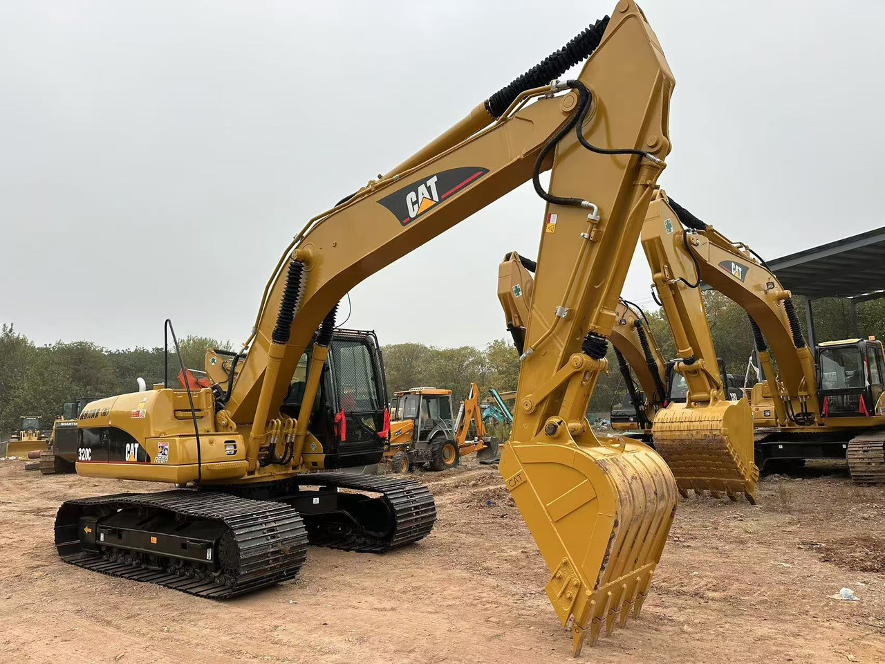 CATERPILLAR 320C - Kettenbagger: das Bild 4 CATERPILLAR 320C - Kettenbagger: das Bild 4