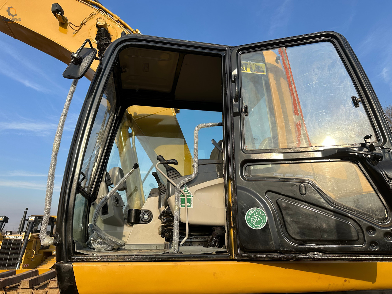CATERPILLAR 320CL - Amphibische Bagger: das Bild 4 CATERPILLAR 320CL - Amphibische Bagger: das Bild 4