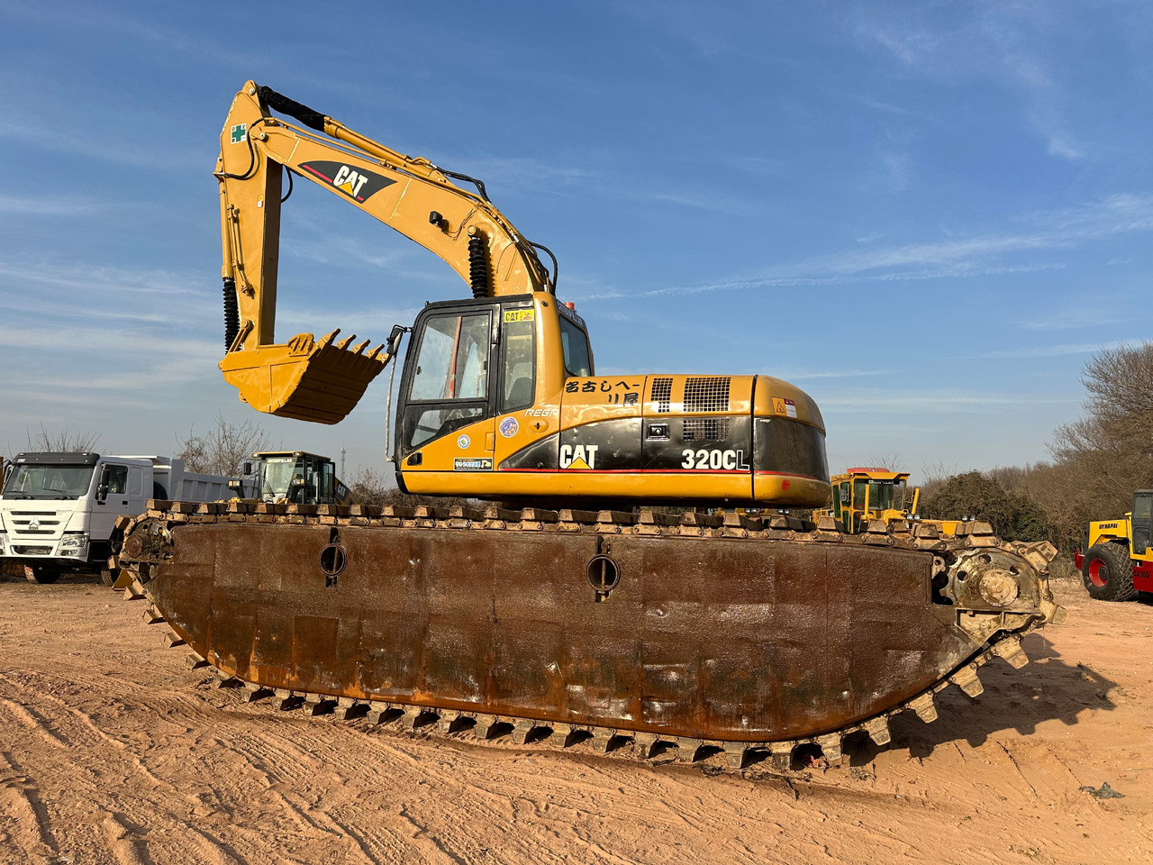 CATERPILLAR 320CL - Amphibische Bagger: das Bild 4 CATERPILLAR 320CL - Amphibische Bagger: das Bild 4