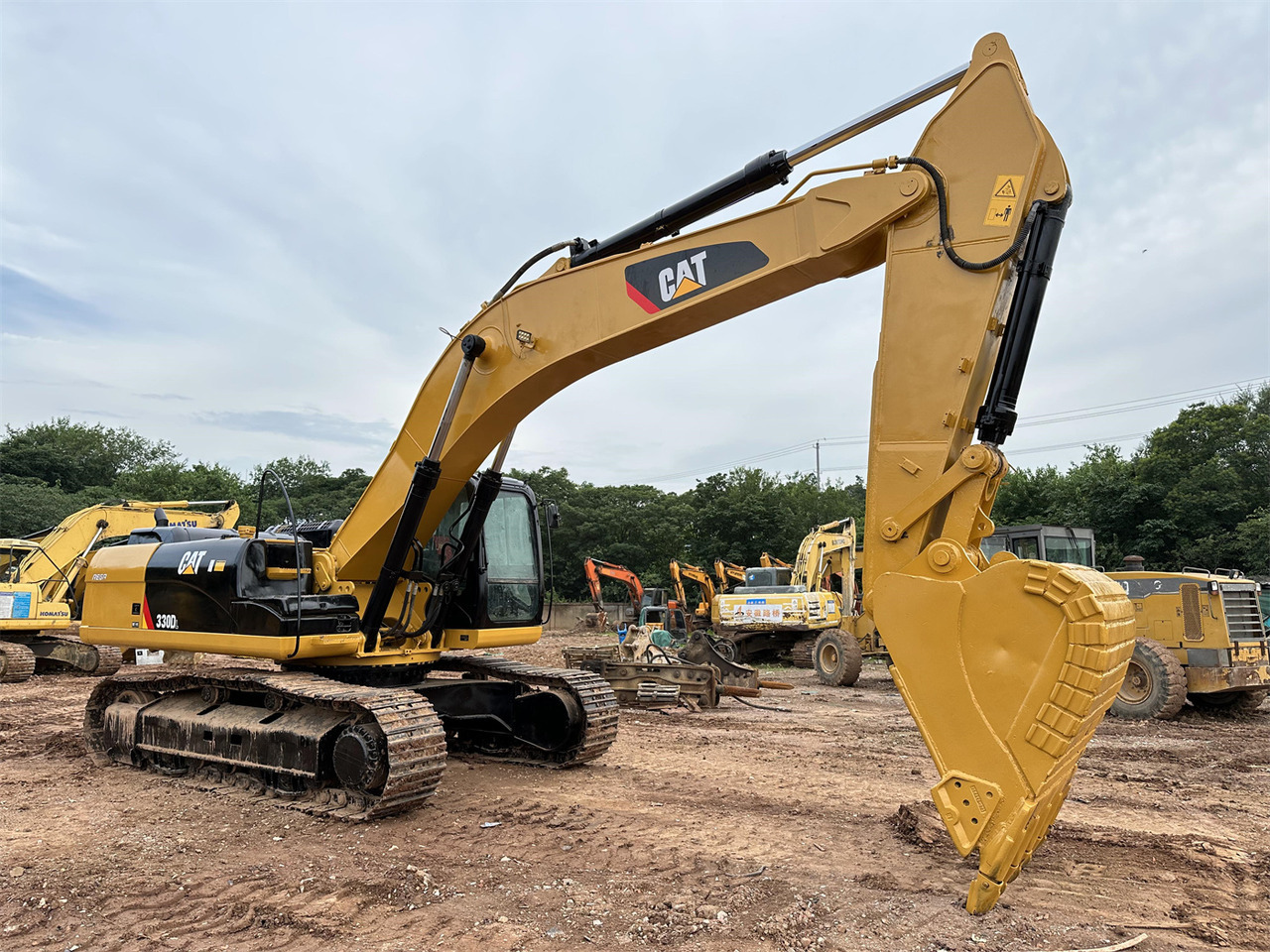 CATERPILLAR 330D - Kettenbagger: das Bild 2 CATERPILLAR 330D - Kettenbagger: das Bild 2