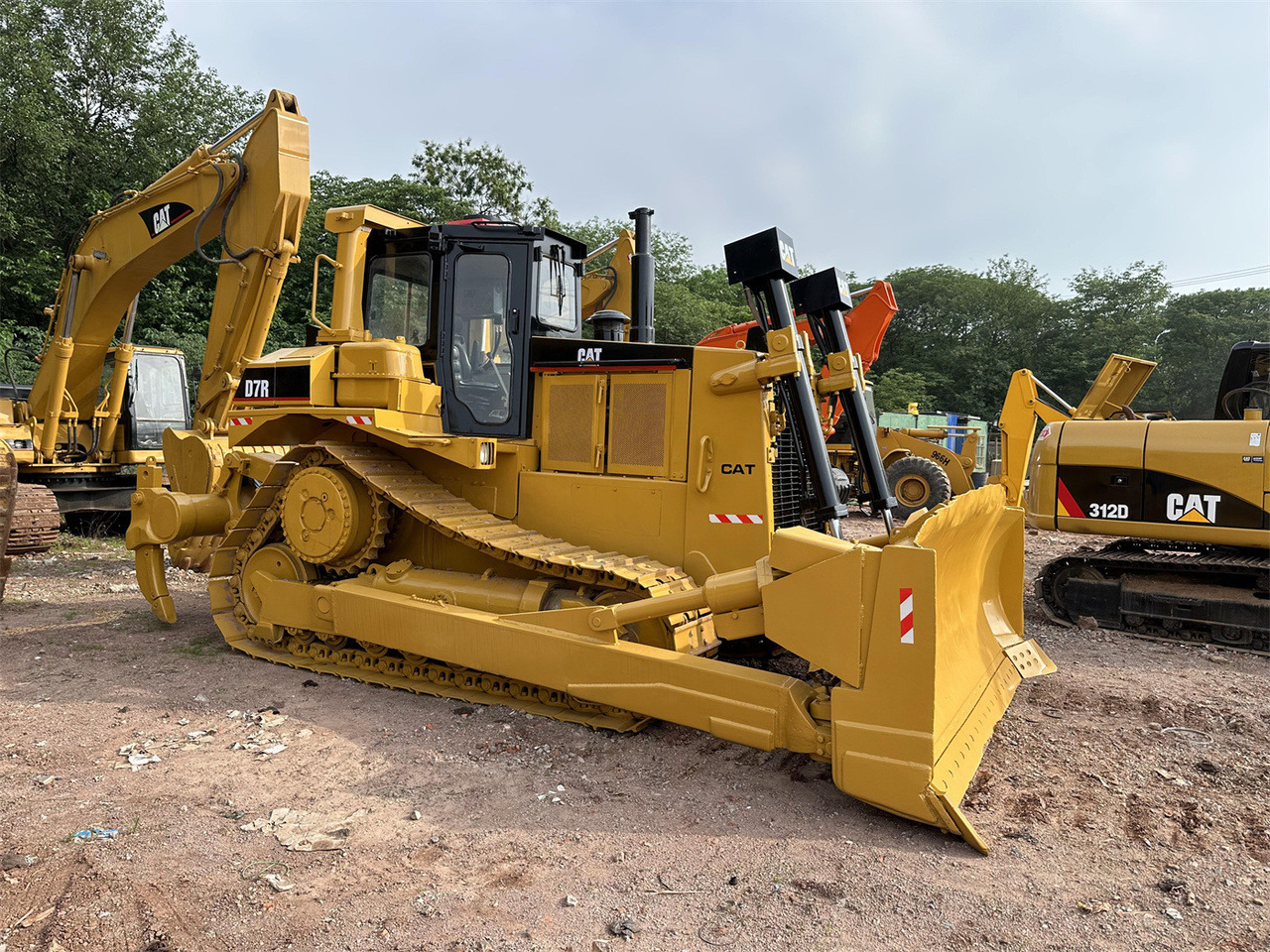 CATERPILLAR D7R - Bulldozer: das Bild 3 CATERPILLAR D7R - Bulldozer: das Bild 3