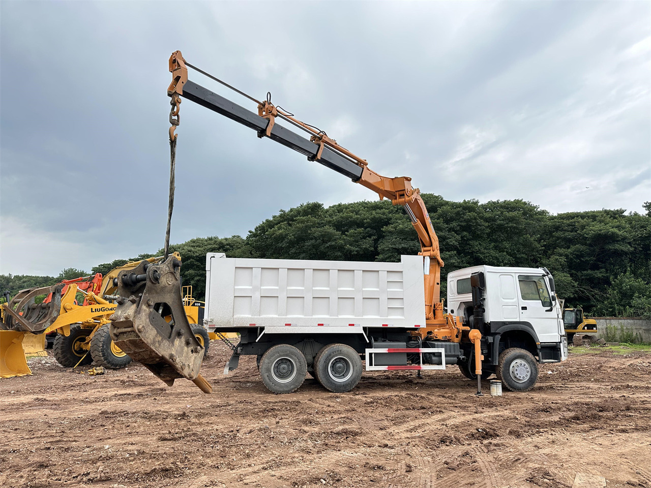 HOWO 371 Mounted Crane Dump truck - Autokran: das Bild 2 HOWO 371 Mounted Crane Dump truck - Autokran: das Bild 2