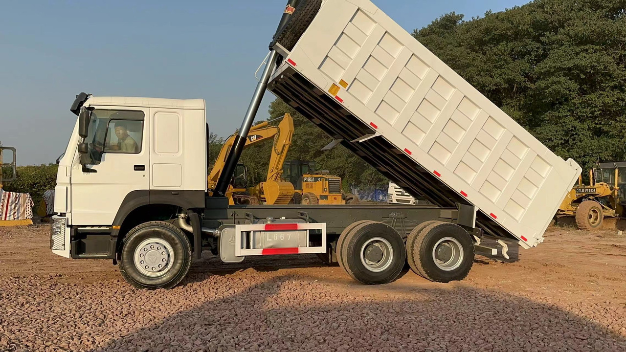SINOTRUK HOWO 371hp 6x4 - Kipper: das Bild 4 SINOTRUK HOWO 371hp 6x4 - Kipper: das Bild 4