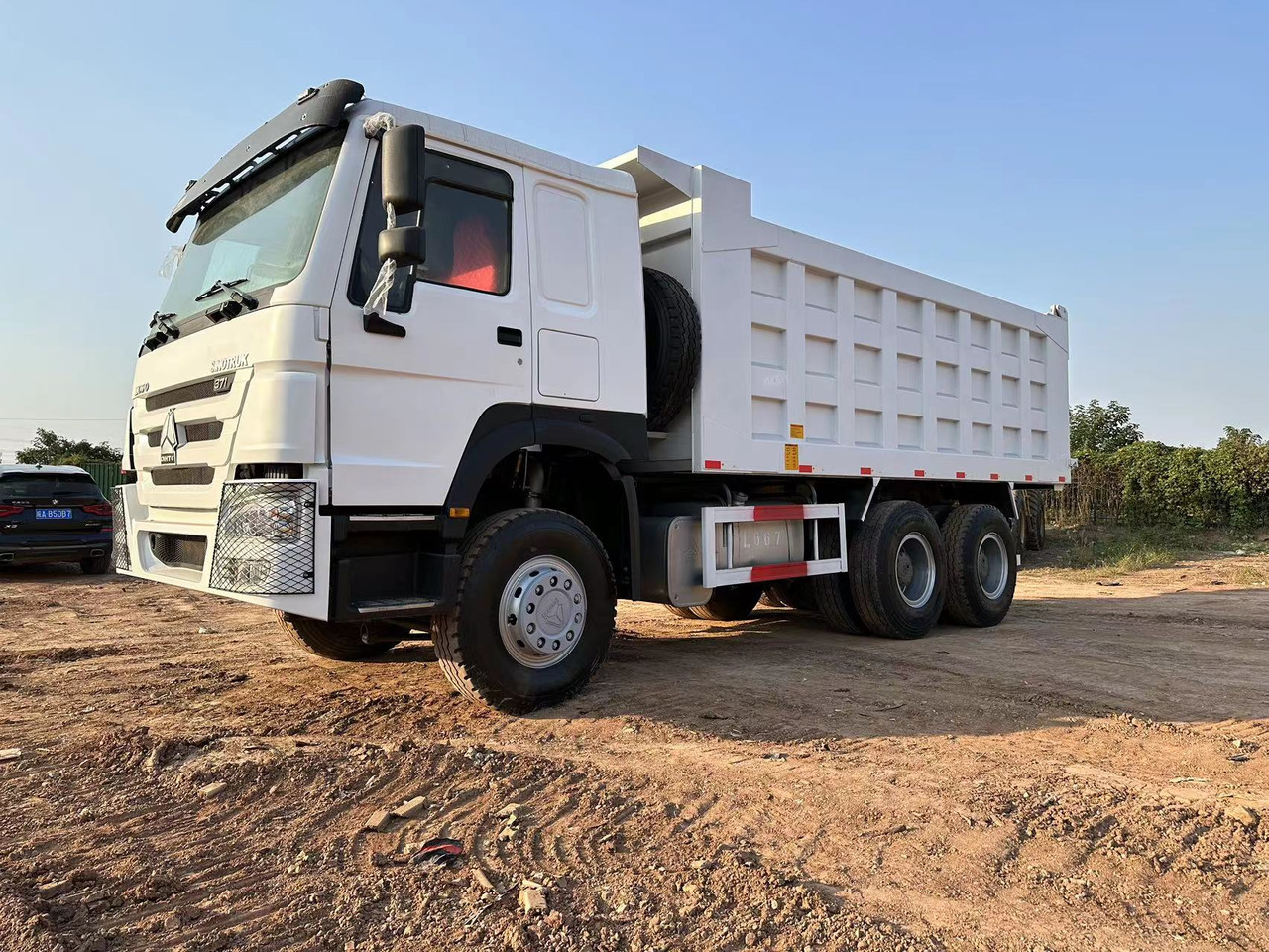 SINOTRUK HOWO 371hp 6x4 - Kipper: das Bild 3 SINOTRUK HOWO 371hp 6x4 - Kipper: das Bild 3