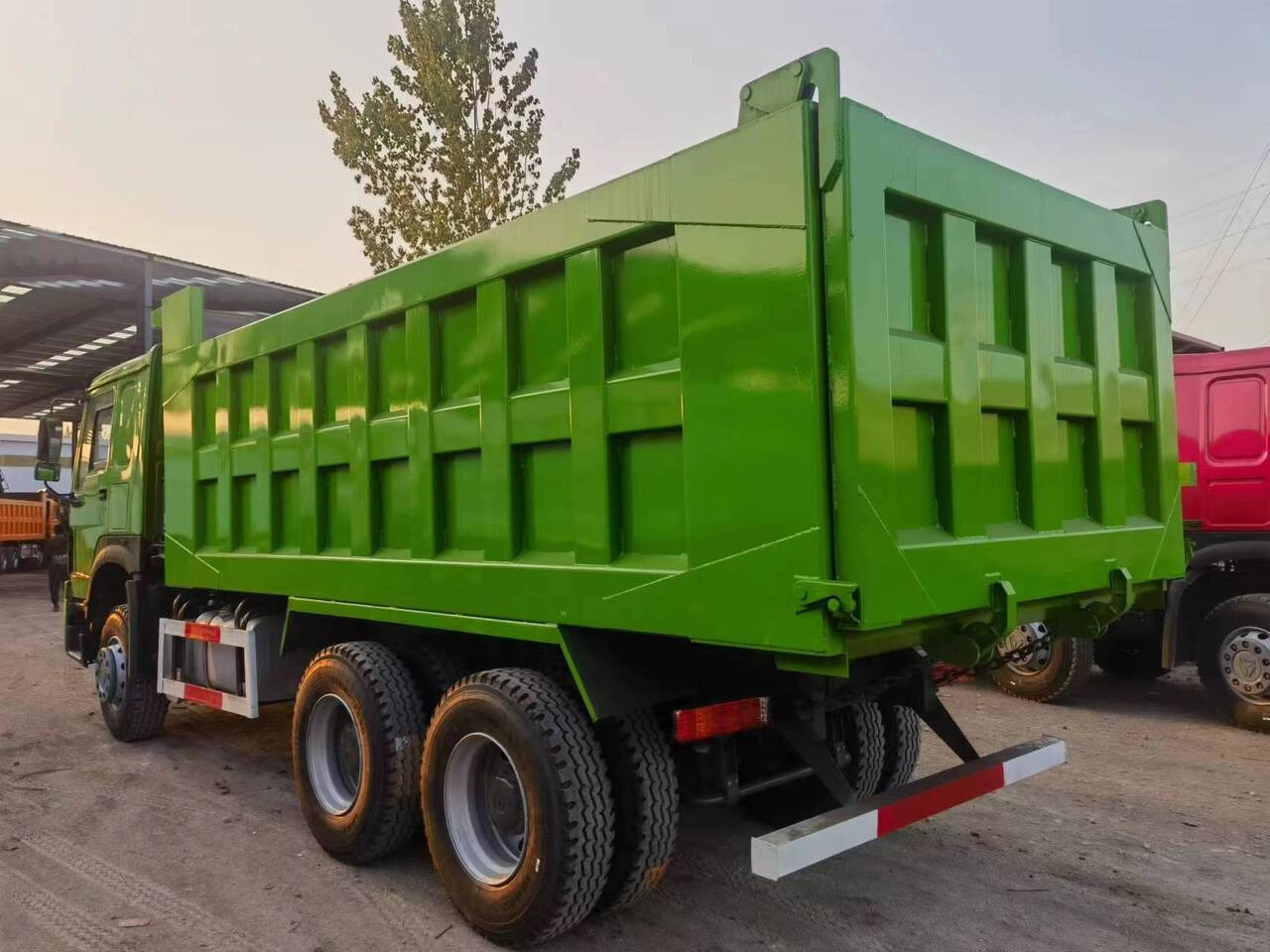 SINOTRUK HOWO 375 - Kipper: das Bild 3 SINOTRUK HOWO 375 - Kipper: das Bild 3
