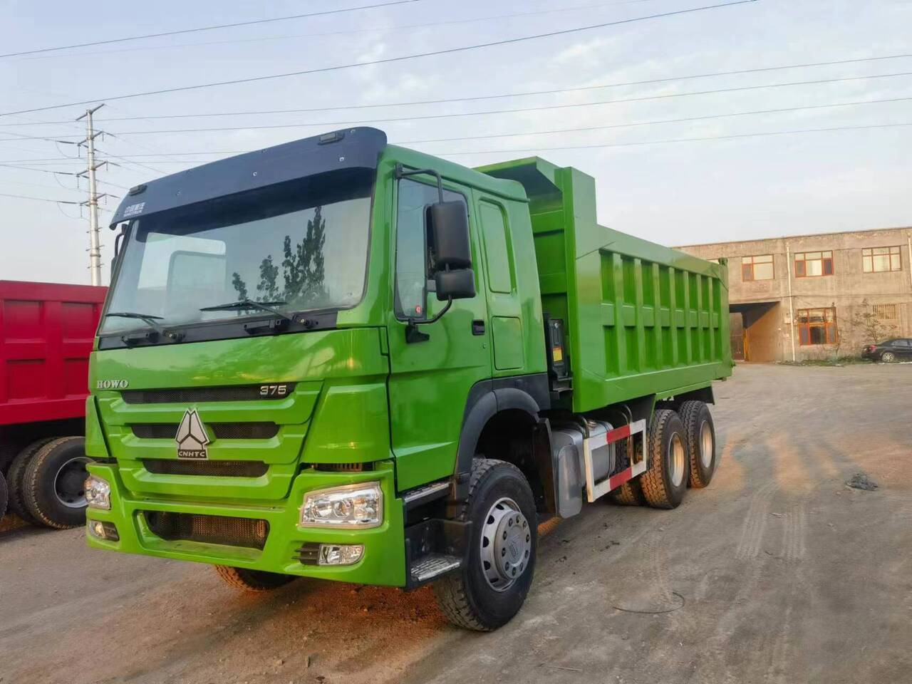 SINOTRUK HOWO 375 - Kipper: das Bild 2 SINOTRUK HOWO 375 - Kipper: das Bild 2