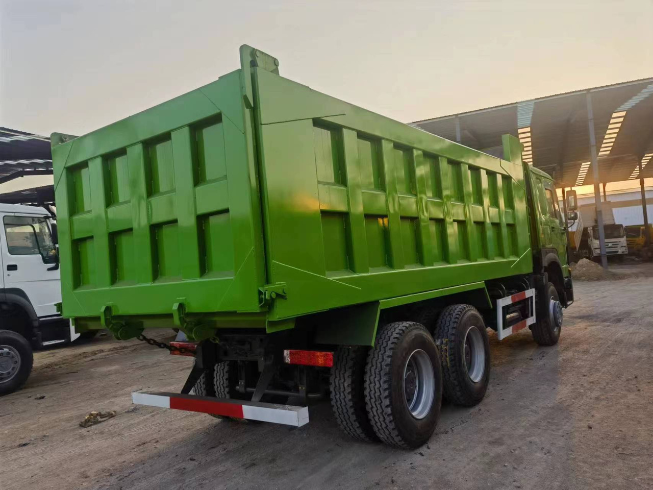 SINOTRUK HOWO 375hp 6X4 - Kipper: das Bild 5 SINOTRUK HOWO 375hp 6X4 - Kipper: das Bild 5