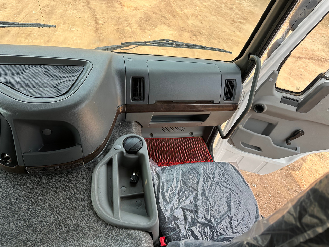 SINOTRUK HOWO Dump truck 371 6x4 - Kipper: das Bild 5 SINOTRUK HOWO Dump truck 371 6x4 - Kipper: das Bild 5