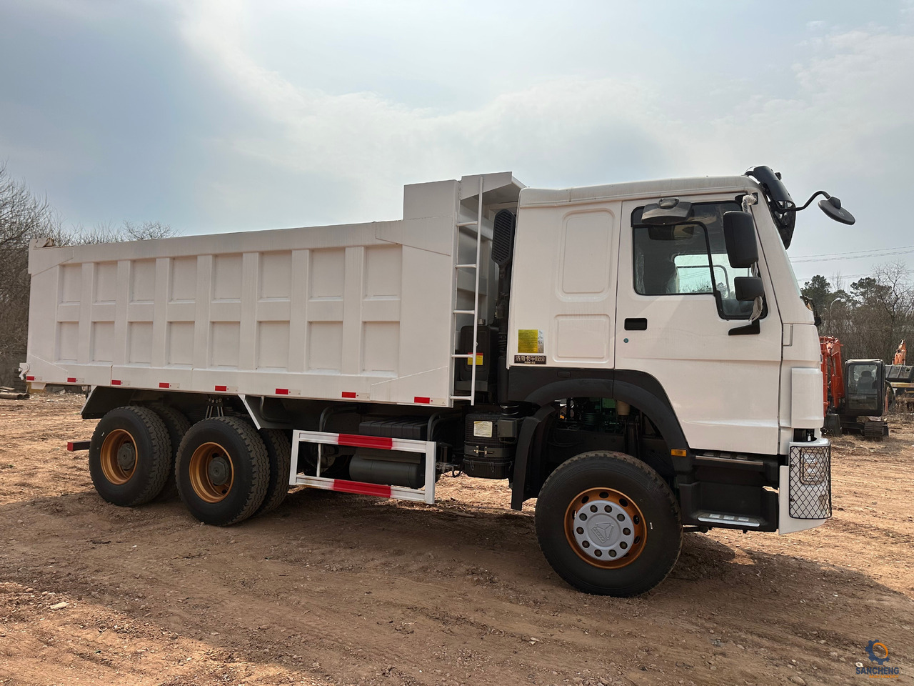 SINOTRUK HOWO Dump truck 371 6x4 - Kipper: das Bild 4 SINOTRUK HOWO Dump truck 371 6x4 - Kipper: das Bild 4