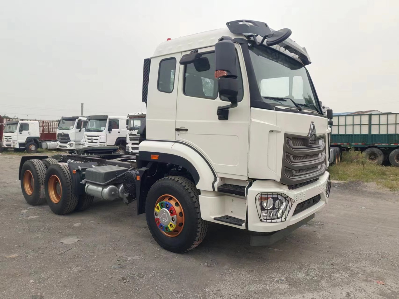 SINOTRUK HOWO 371hp 6X4 Tractor unit - Sattelzugmaschine: das Bild 3 SINOTRUK HOWO 371hp 6X4 Tractor unit - Sattelzugmaschine: das Bild 3