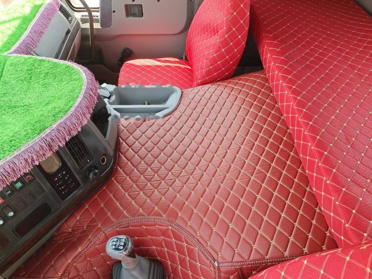 SINOTRUK Howo tractor unit 420hp - Sattelzugmaschine: das Bild 5 SINOTRUK Howo tractor unit 420hp - Sattelzugmaschine: das Bild 5