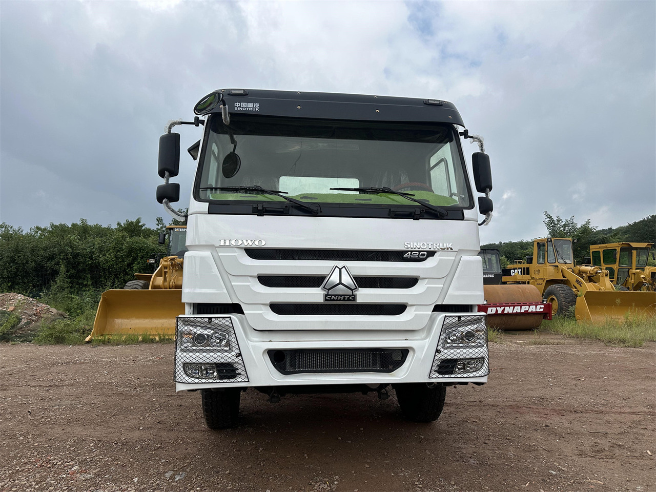 SINOTRUK Howo tractor unit 420hp - Sattelzugmaschine: das Bild 2 SINOTRUK Howo tractor unit 420hp - Sattelzugmaschine: das Bild 2