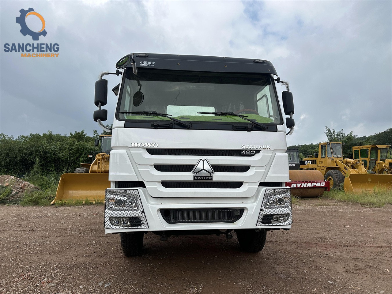 SINOTRUK Howo tractor unit 420hp - Sattelzugmaschine: das Bild 4 SINOTRUK Howo tractor unit 420hp - Sattelzugmaschine: das Bild 4