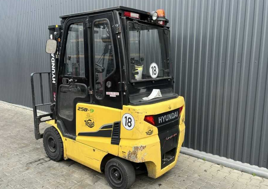 Hyundai 25B-9 - Elektrostapler: das Bild 3 Hyundai 25B-9 - Elektrostapler: das Bild 3