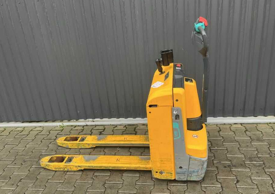 Jungheinrich EJE114 - Niederhubwagen: das Bild 2 Jungheinrich EJE114 - Niederhubwagen: das Bild 2