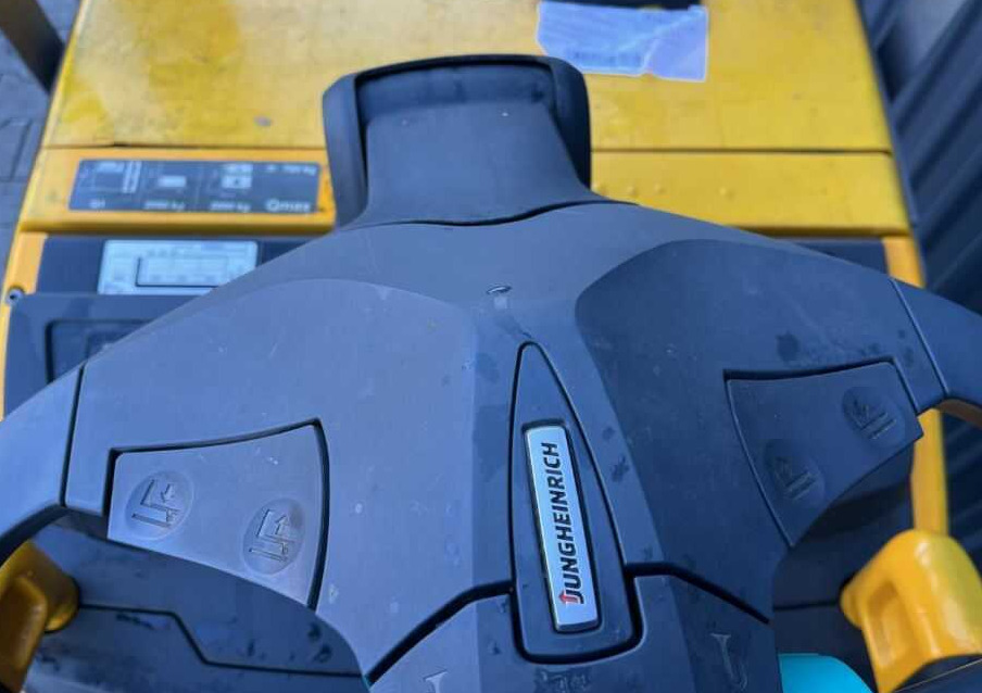 Hochhubwagen Jungheinrich ERC214z: das Bild 9