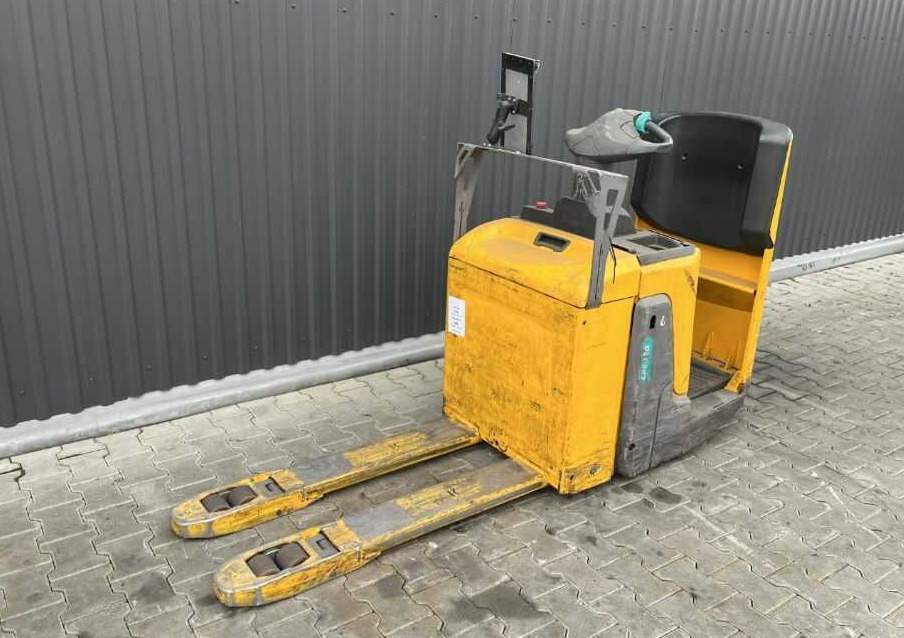 Jungheinrich ERE120 - Hochhubwagen: das Bild 1 Jungheinrich ERE120 - Hochhubwagen: das Bild 1