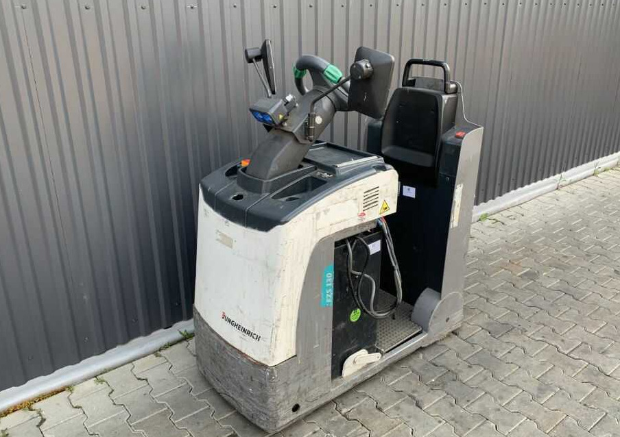 Jungheinrich EZS130 - Schleppfahrzeug: das Bild 1 Jungheinrich EZS130 - Schleppfahrzeug: das Bild 1
