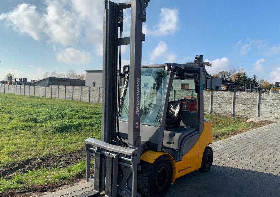 Jungheinrich TFG430s - Treibgasstapler: das Bild 4 Jungheinrich TFG430s - Treibgasstapler: das Bild 4