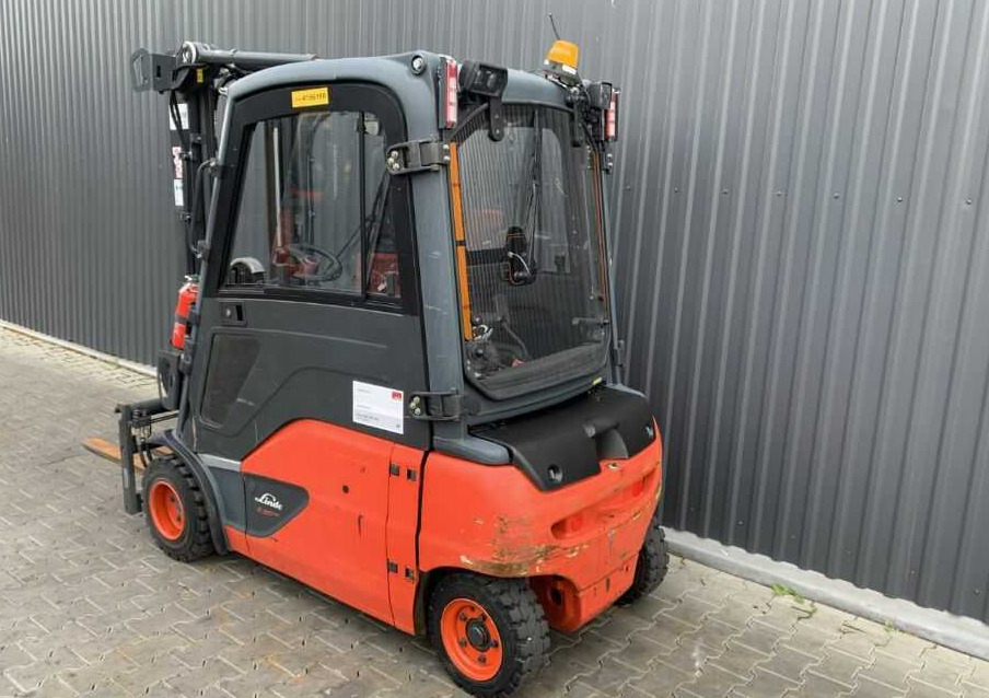 Linde E20PL-02 - Elektrostapler: das Bild 3 Linde E20PL-02 - Elektrostapler: das Bild 3