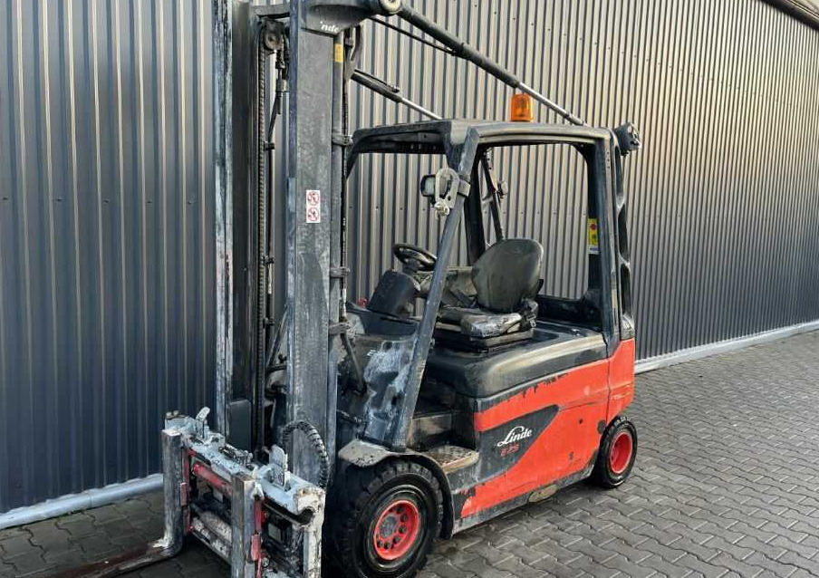 Linde E25L-01 - Elektrostapler: das Bild 2 Linde E25L-01 - Elektrostapler: das Bild 2