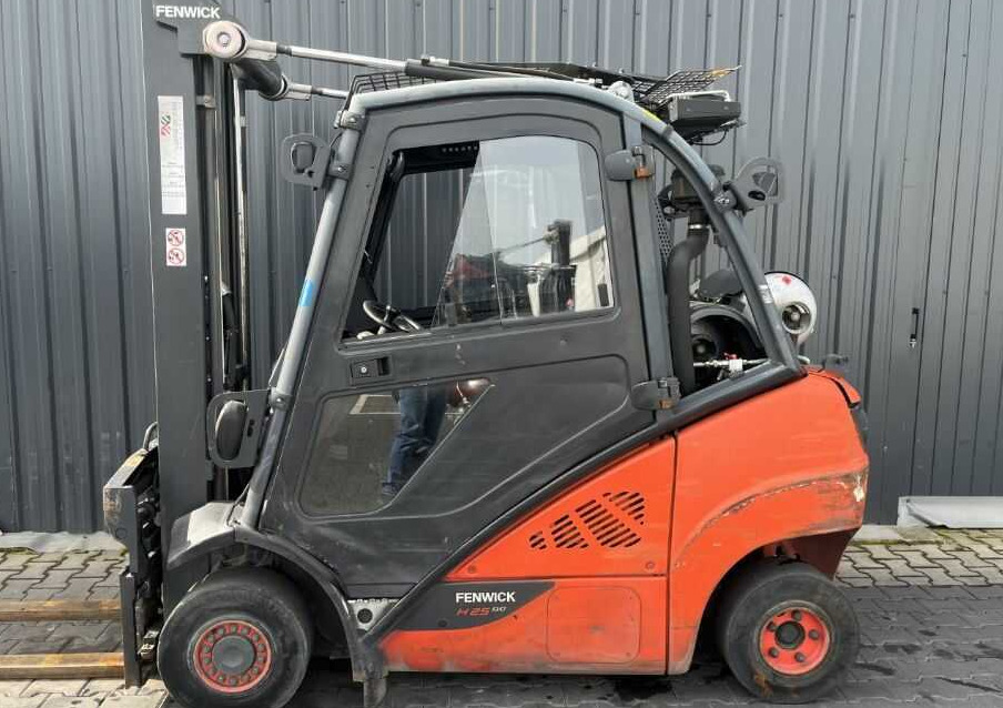 Linde H25T-02 - Treibgasstapler: das Bild 2 Linde H25T-02 - Treibgasstapler: das Bild 2