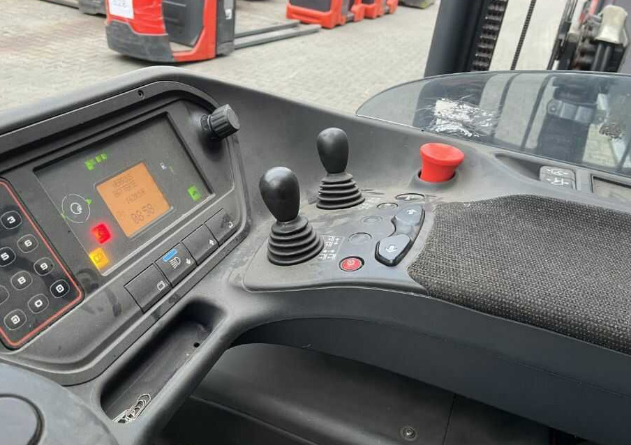 Schubmaststapler Linde R12B-01: das Bild 10