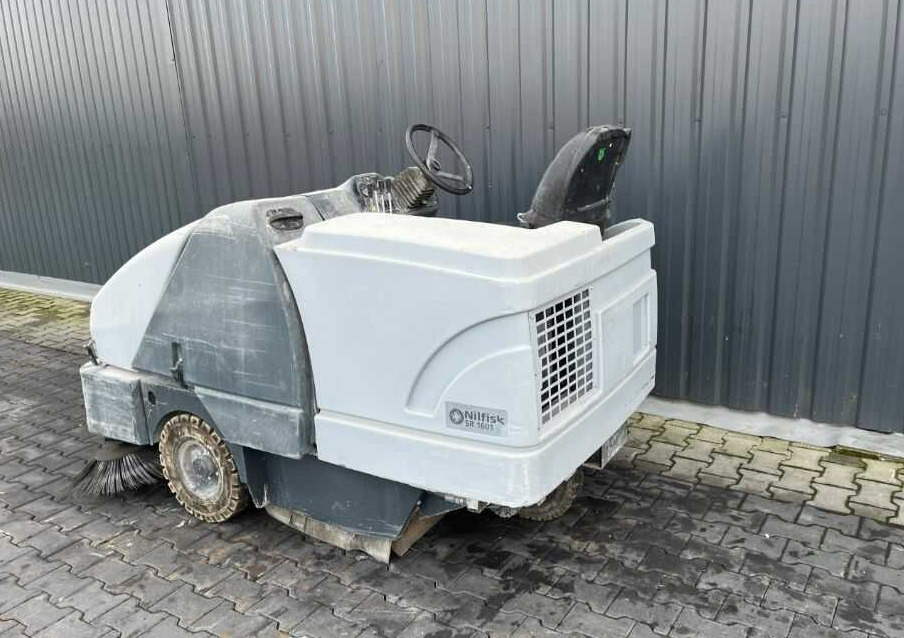 Nilfisk SR1601 - Kehrsaugmaschine: das Bild 3 Nilfisk SR1601 - Kehrsaugmaschine: das Bild 3