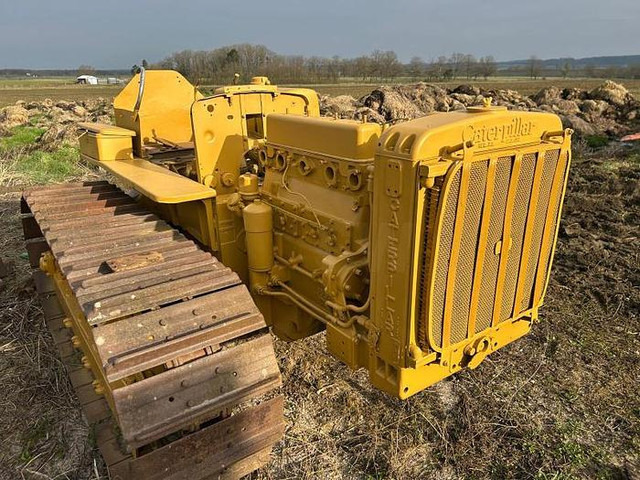 Caterpillar D4 - - Bulldozer: das Bild 4 Caterpillar D4 - - Bulldozer: das Bild 4