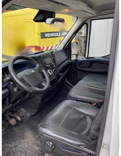 Iveco 35C18 - Kipper Transporter: das Bild 2 Iveco 35C18 - Kipper Transporter: das Bild 2