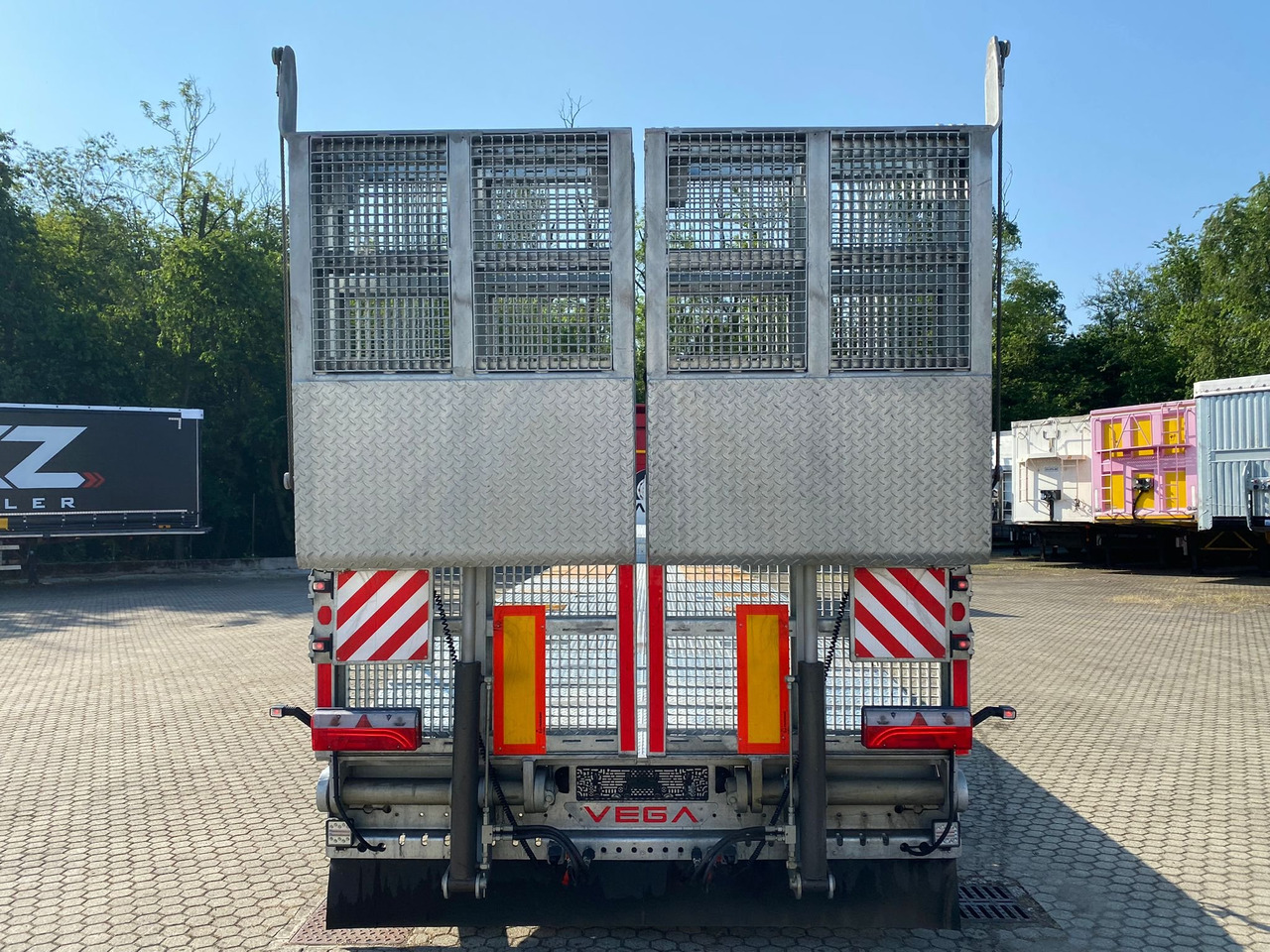 3 AXLE LOWBED (VEGA ITALIANO) - Tieflader Auflieger: das Bild 3 3 AXLE LOWBED (VEGA ITALIANO) - Tieflader Auflieger: das Bild 3