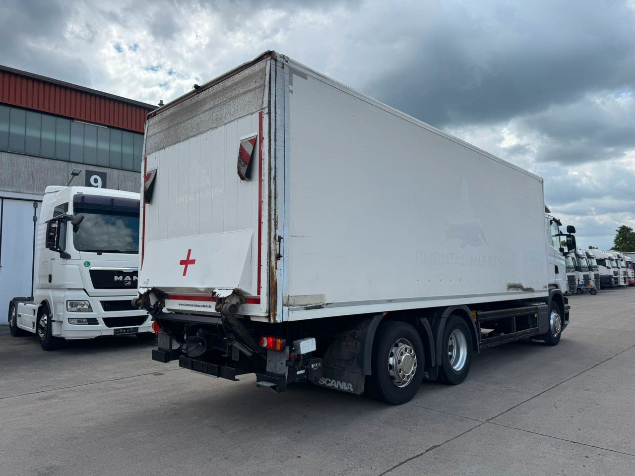 Scania P 380 * KOFFER * LBW 3 TON * LENK / LIFTACHSE * - Koffer LKW: das Bild 5 Scania P 380 * KOFFER * LBW 3 TON * LENK / LIFTACHSE * - Koffer LKW: das Bild 5