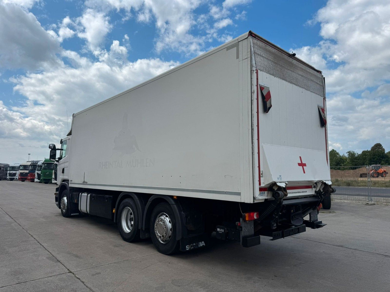 Scania P 380 * KOFFER * LBW 3 TON * LENK / LIFTACHSE * - Koffer LKW: das Bild 4 Scania P 380 * KOFFER * LBW 3 TON * LENK / LIFTACHSE * - Koffer LKW: das Bild 4