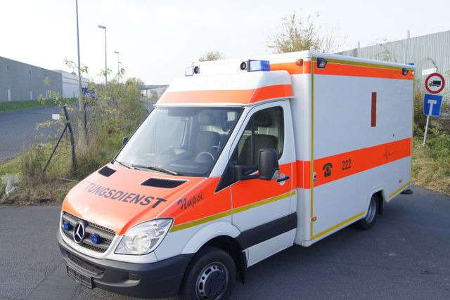 Mercedes-Benz Sprinter 516 WAS Mercedes-Benz Sprinter 516 WAS - Krankenwagen: das Bild 1 Mercedes-Benz Sprinter 516 WAS Mercedes-Benz Sprinter 516 WAS - Krankenwagen: das Bild 1