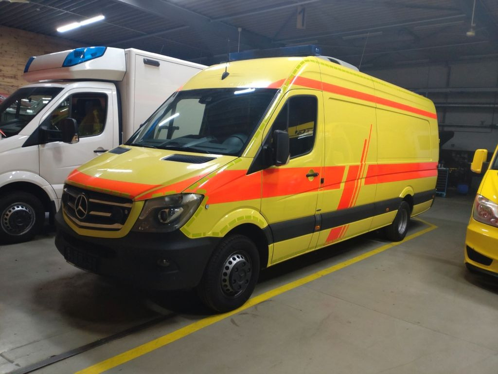 Mercedes-Benz Sprinter ITW RTW 519 2x on Stock - Krankenwagen: das Bild 3 Mercedes-Benz Sprinter ITW RTW 519 2x on Stock - Krankenwagen: das Bild 3