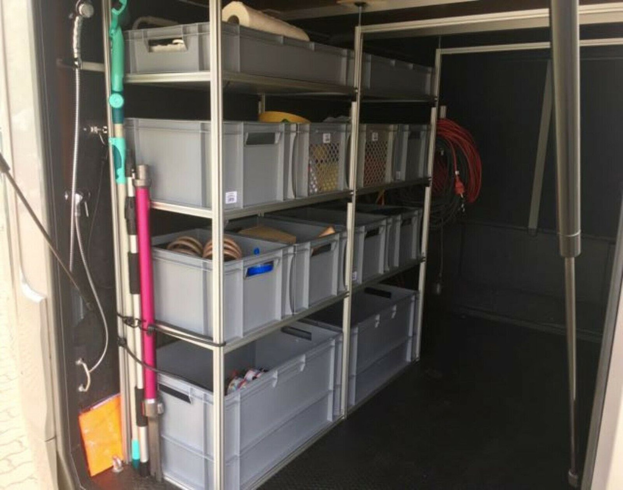 Integriertes Wohnmobil Niesmann + Bischoff Flair 880 BE: das Bild 9