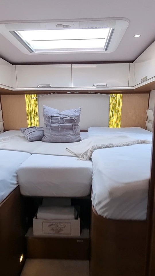 Niesmann + Bischoff Flair 880 BE Niesmann + Bischoff Flair 880 BE - Integriertes Wohnmobil: das Bild 5 Niesmann + Bischoff Flair 880 BE Niesmann + Bischoff Flair 880 BE - Integriertes Wohnmobil: das Bild 5