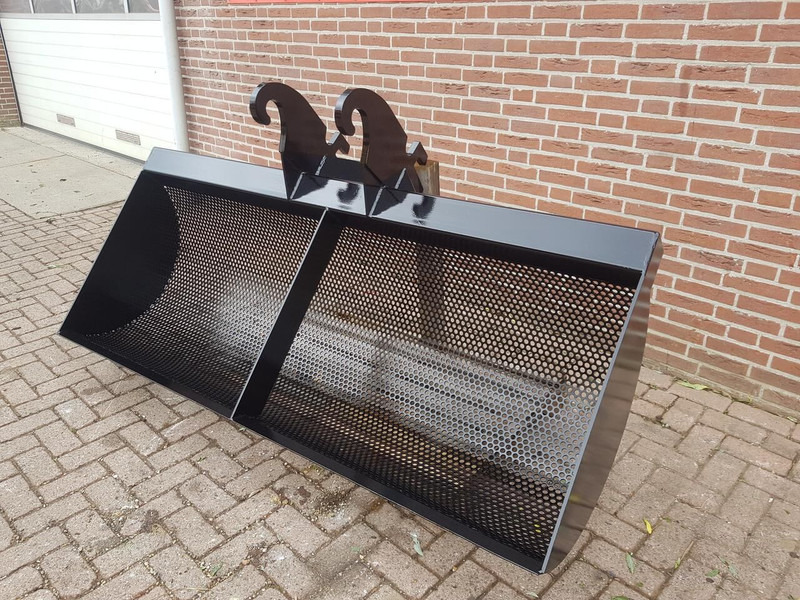 AGM Baggerbak - Schaufel: das Bild 3 AGM Baggerbak - Schaufel: das Bild 3