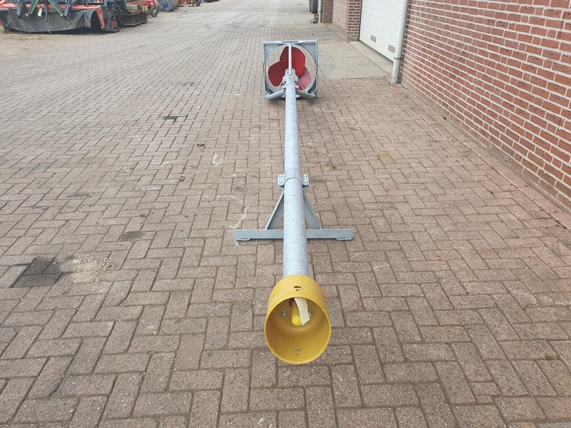 MESTMIXER Reck 5000mm - Düngerstreuer: das Bild 5 MESTMIXER Reck 5000mm - Düngerstreuer: das Bild 5