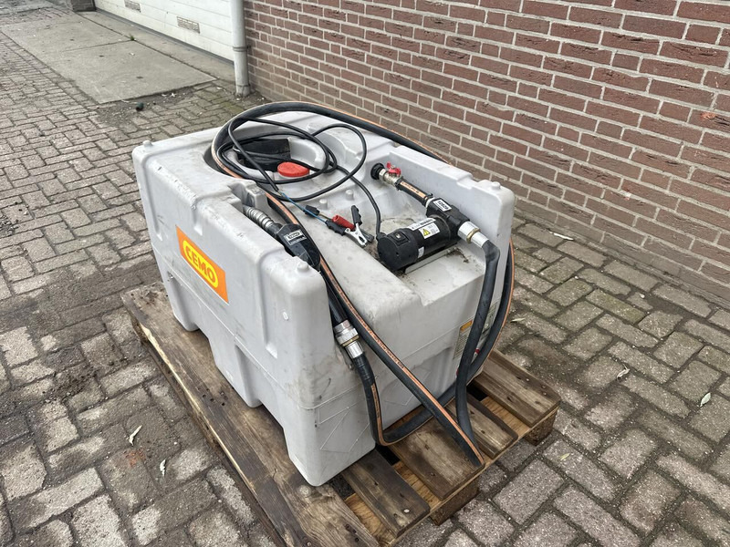 Dieseltank 200 liter - Gebruikt - Tankwagen: das Bild 2 Dieseltank 200 liter - Gebruikt - Tankwagen: das Bild 2