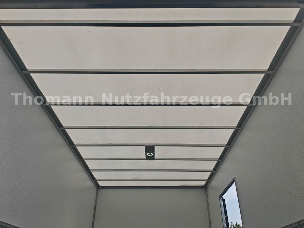 Koffer Transporter Iveco Daily 35S18 Koffer + LBW Navi/ACC Tempomat: das Bild 24