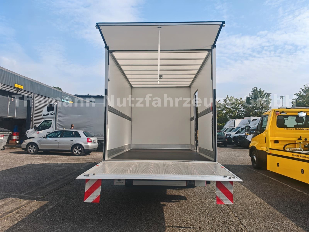 Koffer Transporter Iveco Daily 35S18 Koffer + LBW Navi/ACC Tempomat: das Bild 17