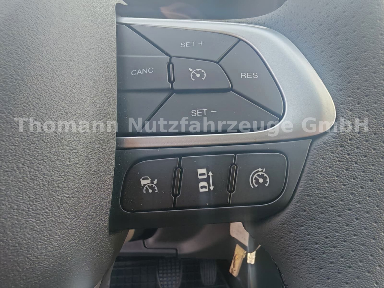 Koffer Transporter Iveco Daily 35S18 Koffer + LBW Navi/ACC Tempomat: das Bild 8