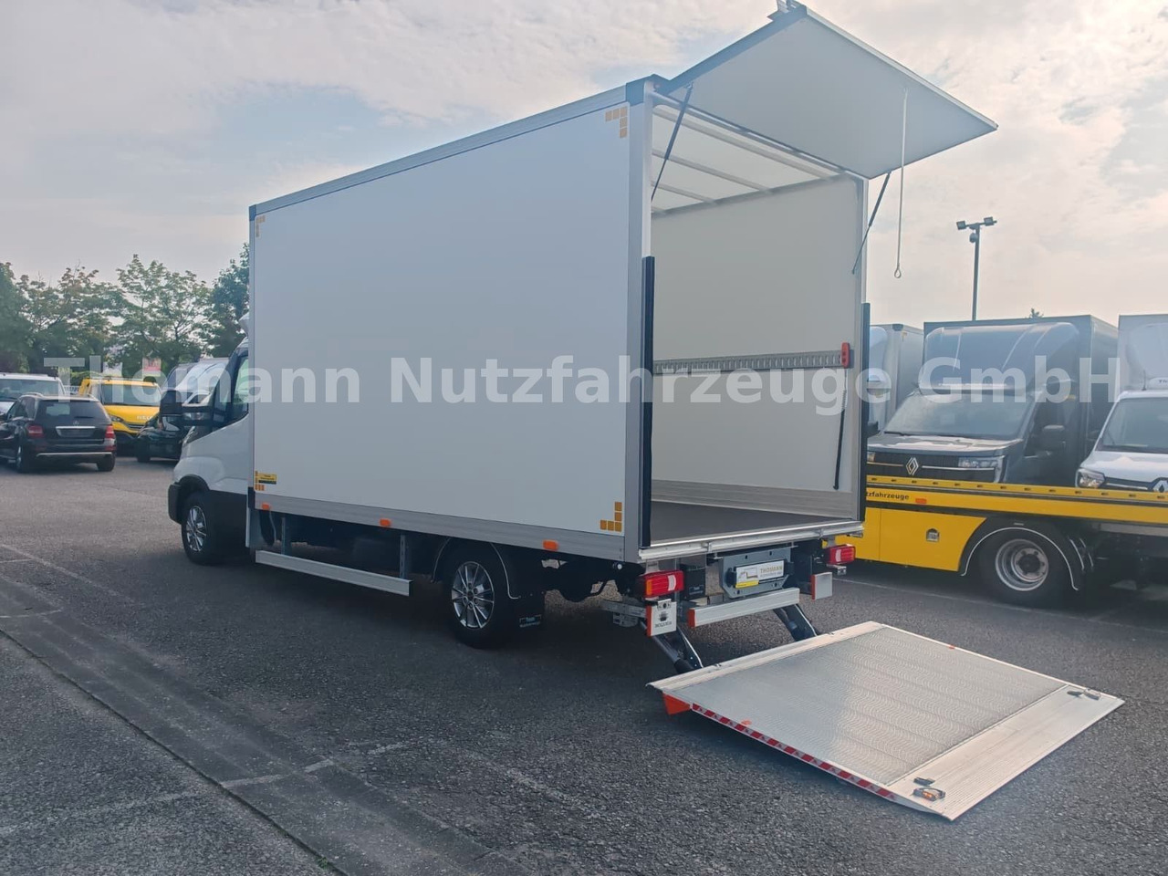 Koffer Transporter Iveco Daily 35S18 Koffer + LBW Navi/ACC Tempomat: das Bild 16