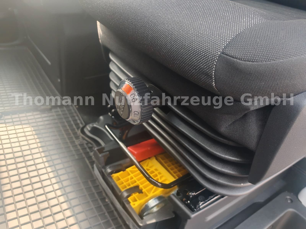 Koffer Transporter Iveco Daily 35S18 Koffer + LBW Navi/ACC Tempomat: das Bild 6